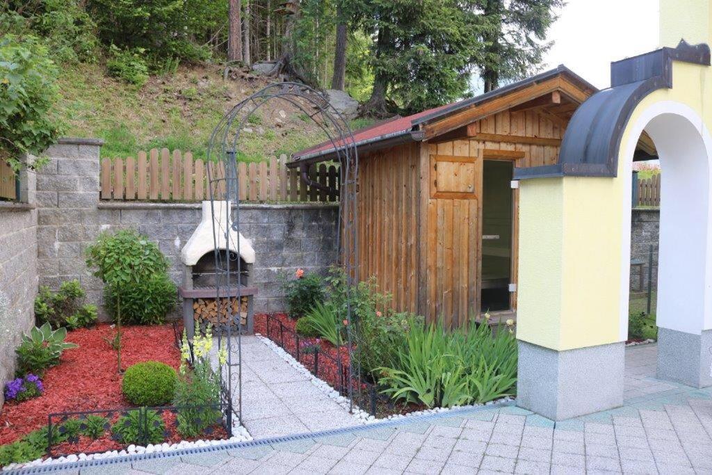 Landhaus Katharina Bis 12 Personen Mit Saunachalet Und Blick Auf Die Bergwelt Des Zillertals Хиппах Экстерьер фото