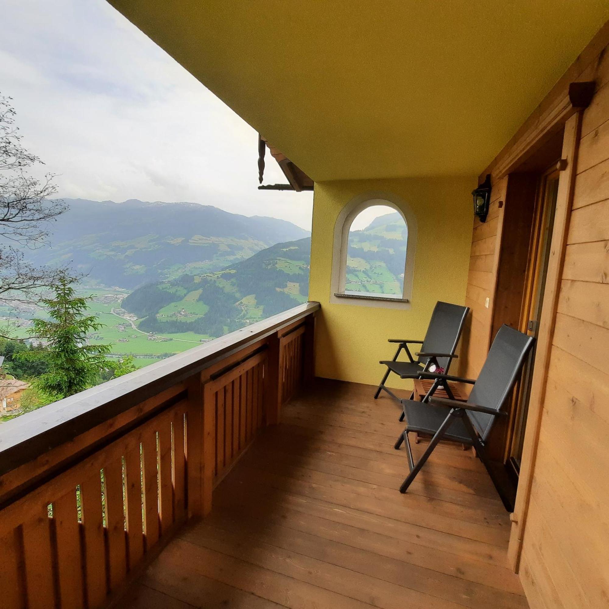 Landhaus Katharina Bis 12 Personen Mit Saunachalet Und Blick Auf Die Bergwelt Des Zillertals Хиппах Экстерьер фото